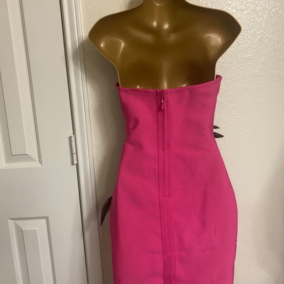 Fashion Nova bandage feather dresses - Picture 6 of 11